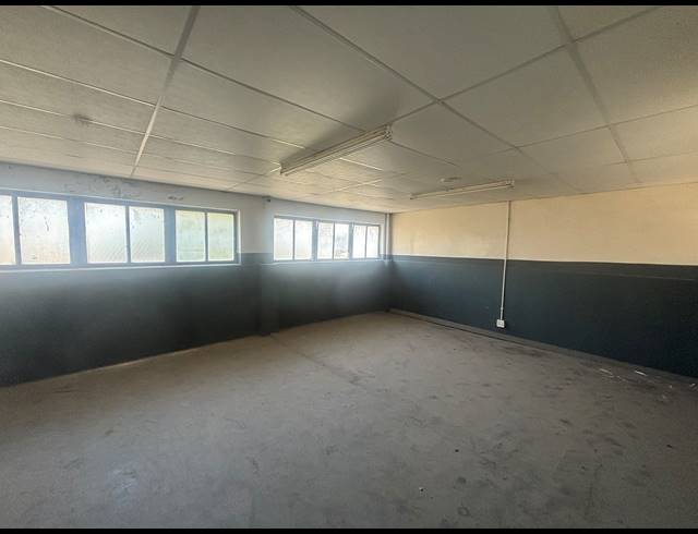 339M² WAREHOUSE TO LET IN BLACKHEATH INDUSTRIAL